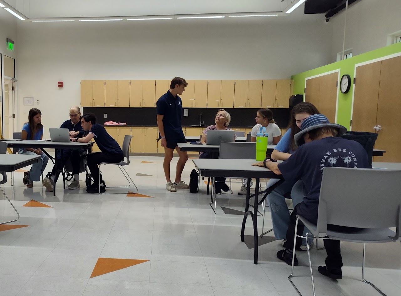 An MDLP workshop in a community classroom