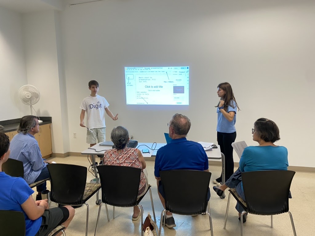 An MDLP presenter leading a community workshop